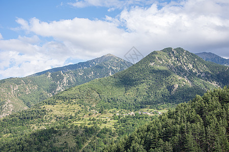 夏季发现东比利内斯岛 在仍然荒野的棕熊山猫动物农场街道植物群旅行联盟喷泉村庄图片