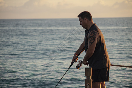 海上渔民支撑假期海滩海岸食物海岸线旅游海景男人运输图片