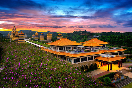 在台湾高雄的福光山佛寺日落大厅博物馆建筑金子建筑学寺庙雕像文化宗教宝塔图片