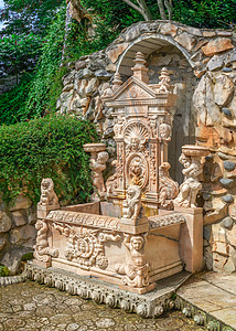 保加利亚拉瓦迪诺沃城堡的不老泉公园文化乔木全景建筑童话艺术旅游喷泉入口图片