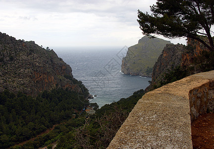 西班牙马洛卡岛Cala Miller的贺卡旅行海景反思帆船支撑旅游航行海岸线建筑海滩图片