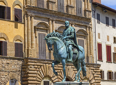 意大利佛罗伦萨Signoria广场的科西莫一世马术雕像图片