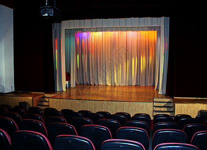 电影室大厅剧院屏幕礼堂椅子窗帘背景图片