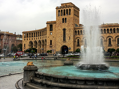 大连广场埃里温市中心的不老泉背景