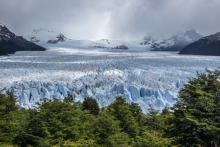 佩里托莫雷诺冰川 阿根廷El Calafate裂缝冰山岩石风景蓝色山脉国家生态家公园环境图片