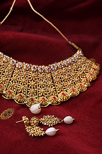 印度传统珠宝商新娘耳环魅力女性婚姻婚礼吊坠项链宝石设计师图片