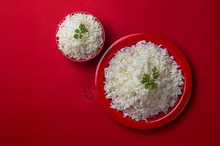 用碗盘和红底盘煮白纯白巴斯马蒂米饭纤维香米食物文化糖类烹饪饮食谷物美食香菜图片