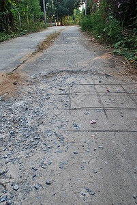 混凝土路被损坏了天坑维修驾驶石头大街路线街道交通洪水风化图片