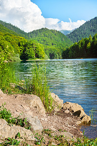 黑山公园湖中图片