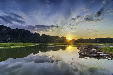 越南宁平Van Long自然保护区有船的风景天空农业碧洞土地三谷绿色自然旅行游客湿地图片