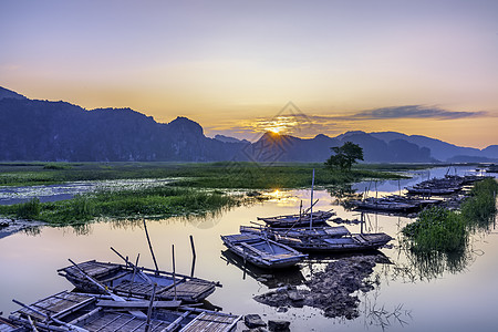 越南宁平Van Long自然保护区有船的风景自然天空湿地绿色旅行场地土地游客农业旅游图片