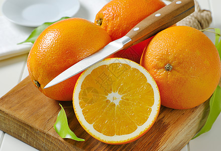 新鲜熟熟橙子食物横截面团体水果图片