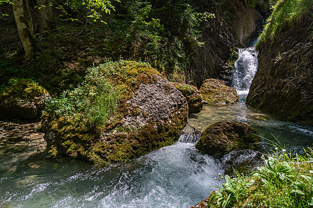 前往的Buralpkopf山地巡视石头山区山坡观光踪迹风光旅游远足爬坡首脑图片