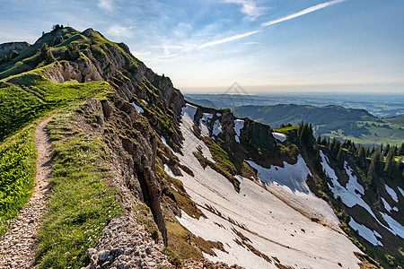 前往的Buralpkopf山地巡视顶峰石头旅游观光假期山坡山区风光途径岩石图片