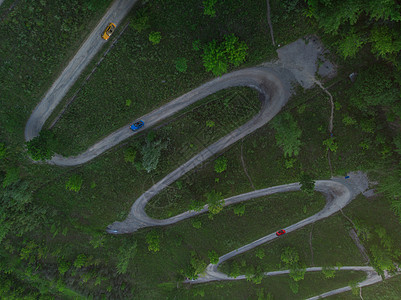 绕线路的空中顶楼图片