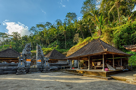 印度尼西亚巴厘岛Guung Kawi附近的印度教寺庙卡维雕像旅行佛塔冒险仪式历史雕塑文化上帝图片