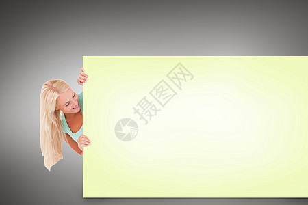 漂亮金发露卡的复合图像床单空白绘图灰色女性广告插图头发黄色数字图片