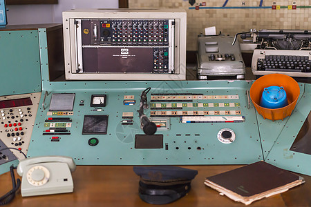 车站看手机旧煤矿控制板控制机械车站桌子指标机器电话命令乐器工业背景