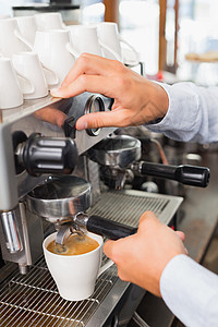 做咖啡的酒吧招待在职行业职业咖啡店餐厅饮料工作机器咖啡馆服务员图片