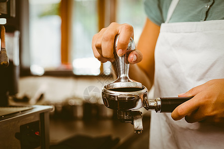 Barista 挤压新鲜咖啡研磨机图片