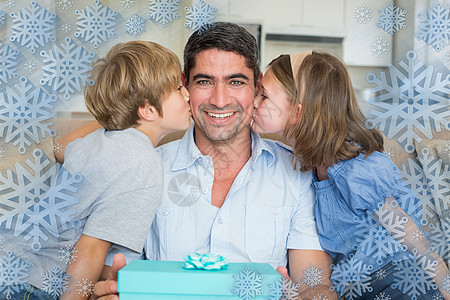 儿童在父亲脸颊上亲吻的复合形象框架生日男生惊喜儿子客厅生日礼物男人兄弟姐妹礼物图片