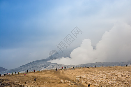 阿苏火山日本熊本的美南阿索景观天空场地风景国家火山岩远足旅游冒险公园旅行背景