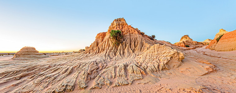 沙漠地形风景全景干旱侵蚀旅游探索冒险灌木黏土旅行岩石公路背景图片