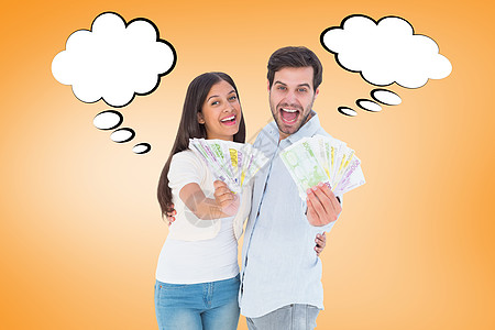 幸福的情侣展示钱财的复合形象男人计算机微笑女性衬衫长发货币男朋友经济棕色图片