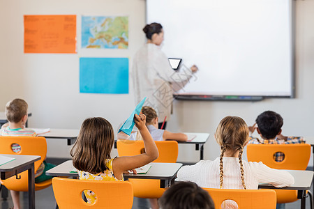 老师给学生上课了小学生小学班级早教幼儿园女孩学校女士童年教学图片