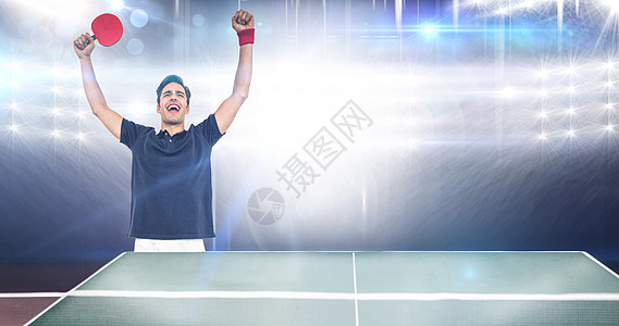 胜利后 快乐的男运动员出场沥青计算机聚光灯耐力专注运动游戏球拍姿势竞赛图片