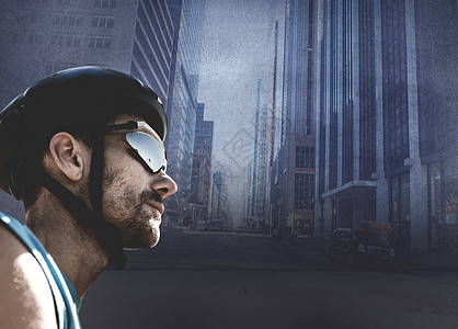 男子戴头盔的复合形象男性骑术房间城市计算机运动员自行车太阳镜运动服数字图片