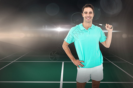 羽毛球玩家的复合图像 用手站在臀部男性球拍活动闲暇播放器运动服快乐运动专注爱好图片
