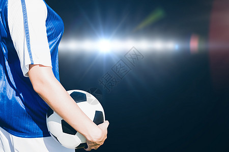 女足球运动员与球的复合形象图象图片