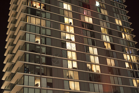 黄昏现代公寓楼奢华社区住宅高楼财产风景景观玻璃城市窗户图片