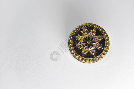 黑色和金色装饰按钮 带有花状曼达拉型裙子项目纺织品缝纫扣子卡片爱好工作织物职场图片