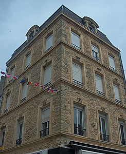 旧法国传统石墙角大楼 有木窗历史景观旅行阳台旅游房子框架快门场景街道图片