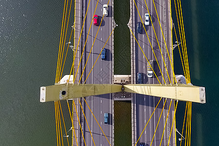 河上美丽的桥 电缆上的桥是罗阿的景观天空地标海岸蓝色行人交通城市建筑学场景图片
