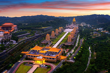 在台湾高雄的福光山佛寺日落金子大厅地方寺庙吸引力建筑雕像建筑学雕塑宗教图片