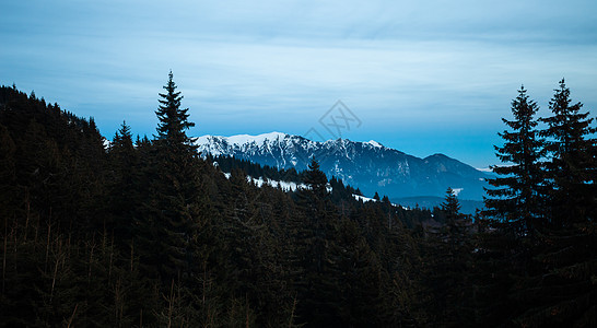 冬季雪库克斯山的全景景观远足高度踪迹天空荒野顶峰岩层高山旅行图片