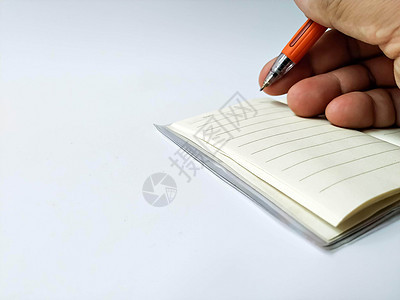 笔记本放在白色背景的白底幕上统治者监视器日记办公室木头商业桌面桌子学习铅笔图片