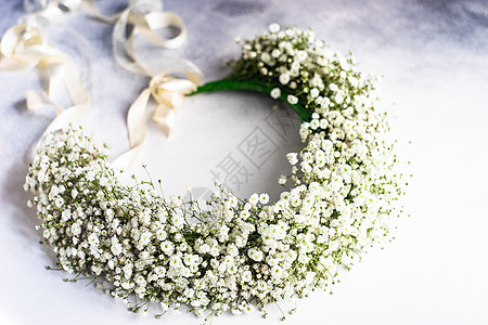 Gypsophila 惊慌的鲜花在新娘概念中展示周年婚礼女士花束花冠花店团体植物群女孩图片