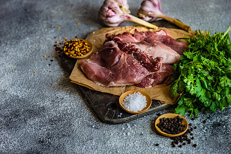 肉类烹饪概念砧板胡椒石头食物香菜蔬菜胡椒子香料食谱厨具图片