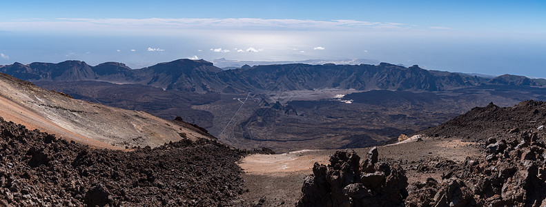 从火山查看 带固化旅游爬坡岩石山脉公园全景蓝色旅行编队顶峰图片