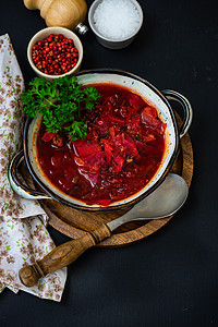 传统乌拉尼汤罗宋汤美食香菜食谱国家勺子奶油食物午餐草本植物蔬菜图片