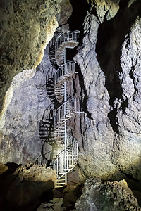 国家公园 在冰岛的熔岩洞穴洞穴岩浆 洞穴圆形楼梯里面图片