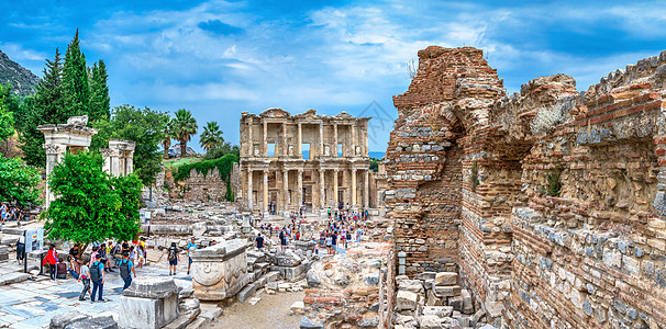 老城市土耳其 古代Ephesus的Celsus图书馆柱子废墟建筑学假期城市结构石头旅游雕像地方背景