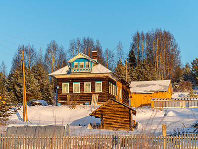 冬季农村地区典型的村级木制房屋建筑旅行乡村雕刻建筑学历史民间木材文化国家图片