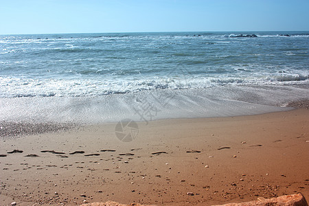 冬季海滩 在维西连里维埃拉有寒冷和枯燥的海浪荒野波浪环境海岸线海洋风暴海域海岸蓝色风景图片