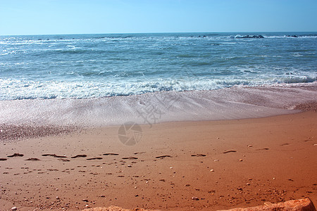 冬季海滩 在维西连里维埃拉有寒冷和枯燥的海浪地平线旅游风暴支撑天气海景环境海洋波浪季节图片