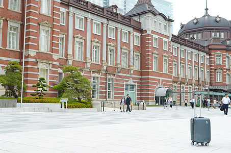 日本东京马鲁努吉站市中心商业游客旅游铁路地标车站运输街道火车图片